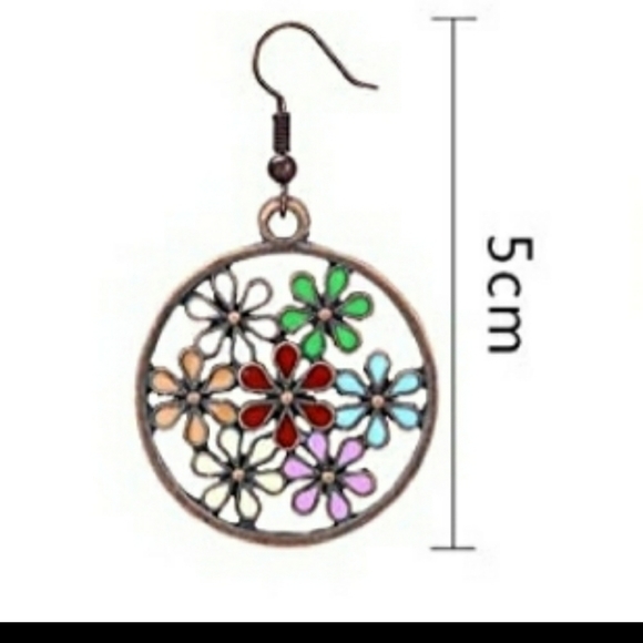 🎉HPx2🎉Flower Circular Earrings 🌼 - Picture 3 of 4